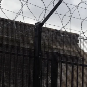 358 Galvanized Iron Welded Wire Mesh Fence 6 Feet Heat Treated High Strength Anti-Climb Eco-Friendly