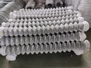 6ft Tall Galvanized Steel Diamond Fencing Cyclone Wire Mesh Chain Link Fence for Construction Project