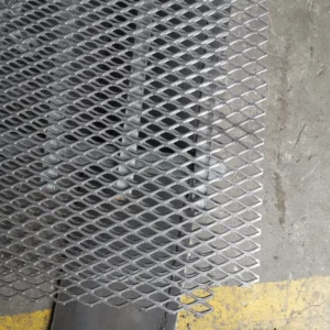 Black Diamond Hole Perforated Expanded Metal Mesh with Powder Coating Certified for Building Protection