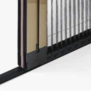 Customized Trackless Retractable Screen Door with Flyscreens