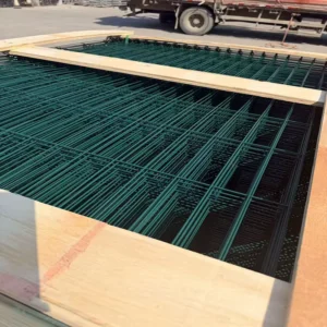 Decorative 3D Curved Welded Steel Mesh Fencing Panels Residential Outdoor Dog Fence PVC Coated Easily Assembled