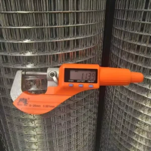 Electro Galvanized Welded Square Hole Iron Wire Mesh Cutting Wear Resistant Protective Mesh for Household Engineering Projects
