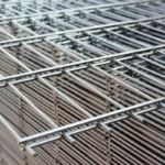 Factory Direct Sales Supply of Powder-coated Metal Double-bar Wire Mesh Fences and Garden Double-wire Guardrail Plates