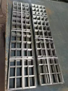 Galvanized Chicken Wire Iron Wire Weld Mesh Sheet PVC Coated Steel Welded 8 mm Wire Mesh for Garden Fence Farm Fencing