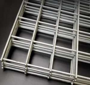 Hot Dipped and Electro Galvanized PVC Coated Square Welded Wire Mesh Low-Carbon Iron Wire Fence Mesh