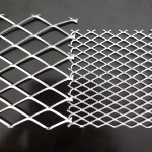 Iron Wire Mesh with Customized Size and Low Carbon Steel for Highway Safety