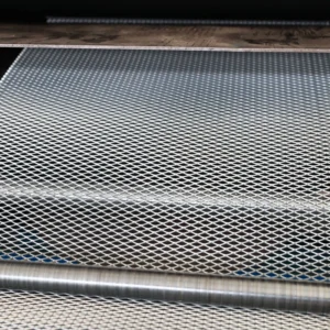 Stainless Steel Diamond Pattern Expanded Metal Mesh for Filters Plain Weave Perforated Cut Welded Bended